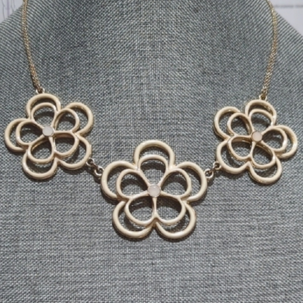 Gold Triple Daisy Bib Necklace – Cream Enamel